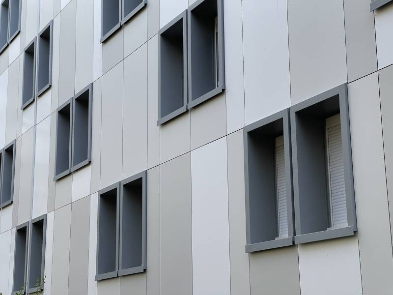 Aides financières pour le bardage extérieur de bâtiment à Aubagne