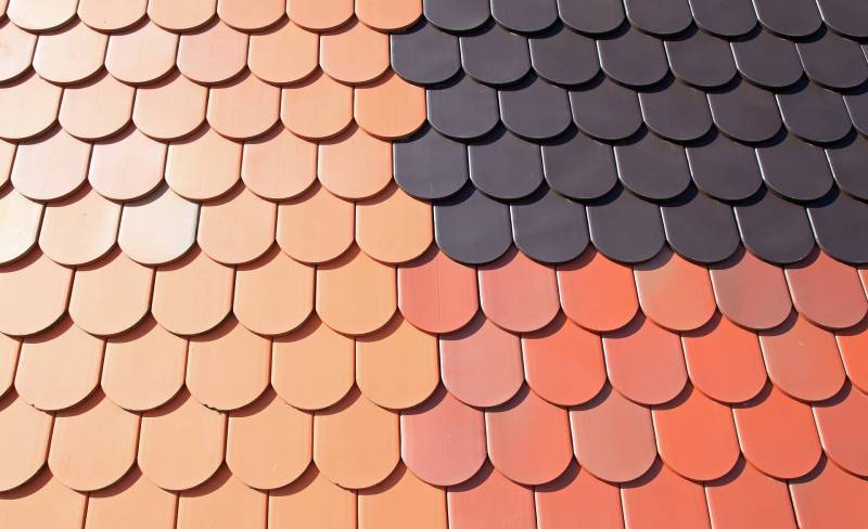 Achat de tuiles pour le toit d'une maison provençale